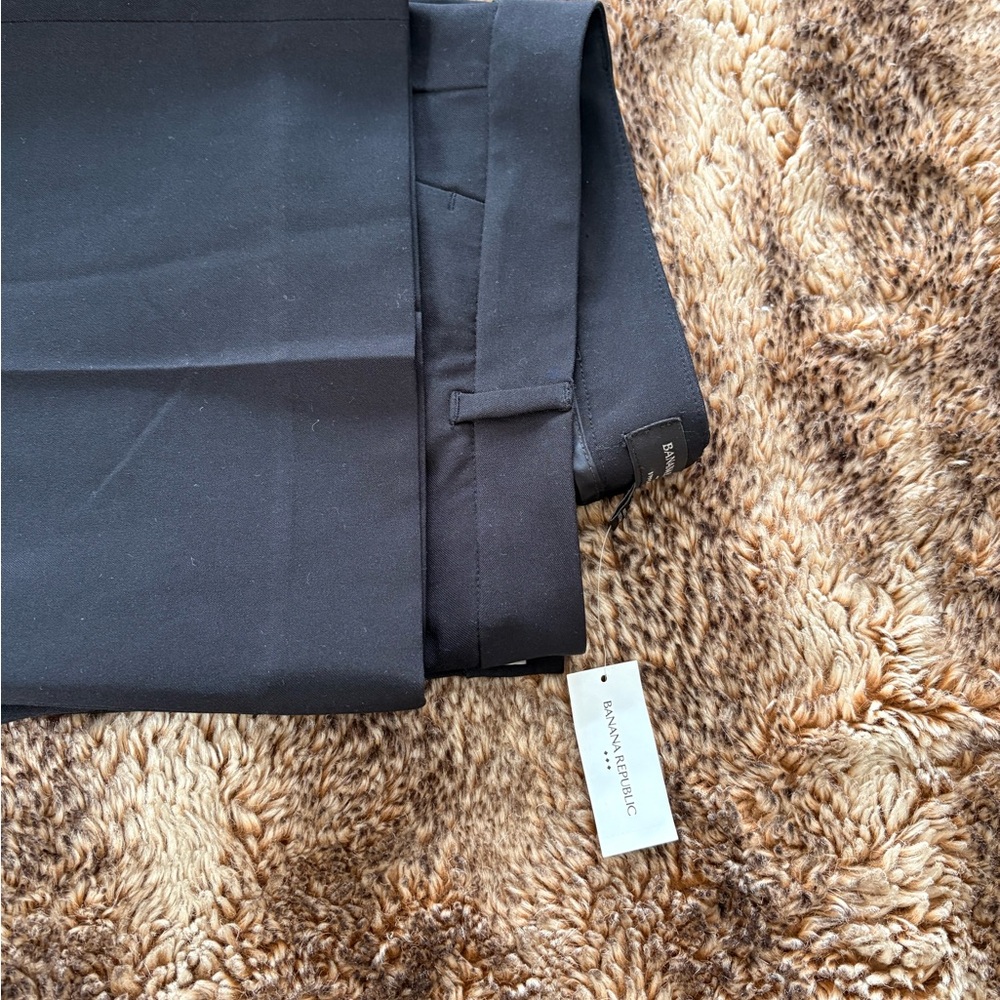 Banana Republic black  Trousers brand new size 14 they kind of long.